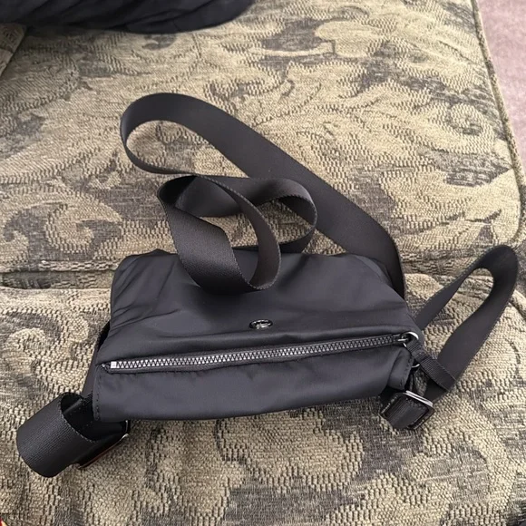 Lululemon crossbody bag extra long strap - Picture 7 of 9